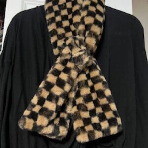 NWOT Jayley Mocha & Black FauxFur Scarf with Bow Detail Fastening